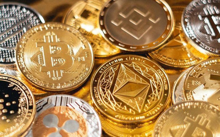Серебряные и золотые криптомонеты